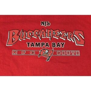 NFL Tampa‎ Bay Buccaneers T Shirt Mens L Red Graphic Print Short Sleeve Y2K